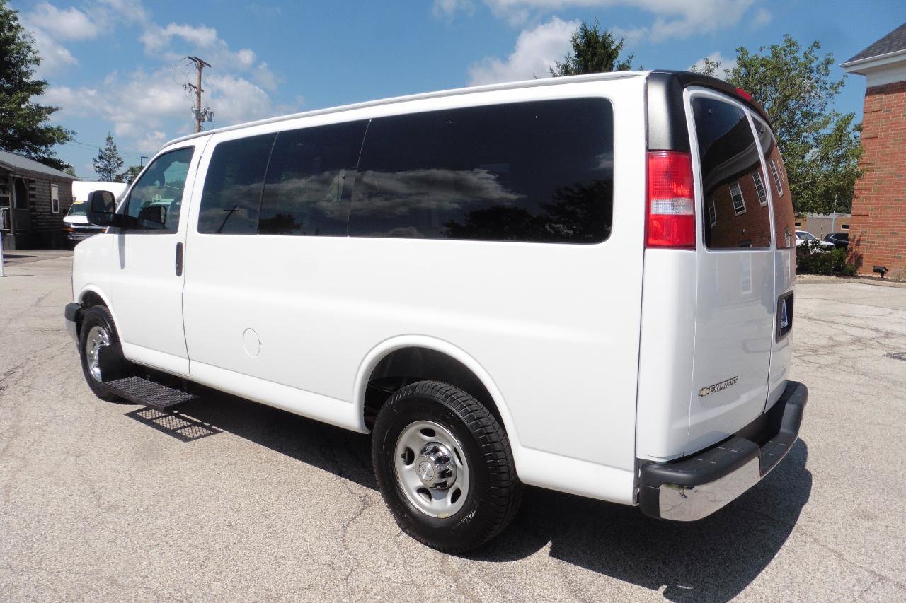 Used 2017 Chevrolet Express 2500 LT w/ LT Preferred Equipment Group RWD image 8