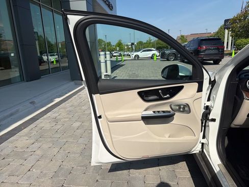 Used 2023 Mercedes-Benz GLC 300 4MATIC image 29