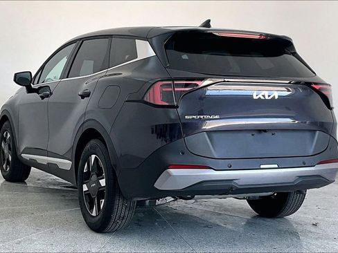 Used 2026 Kia Sportage LX image 2