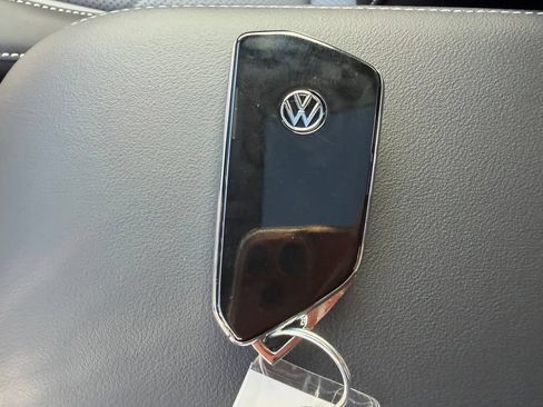 New 2026 Volkswagen Tiguan SE R-Line AWD/4WD image 33