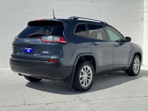 Used 2021 Jeep Cherokee Latitude FWD image 12