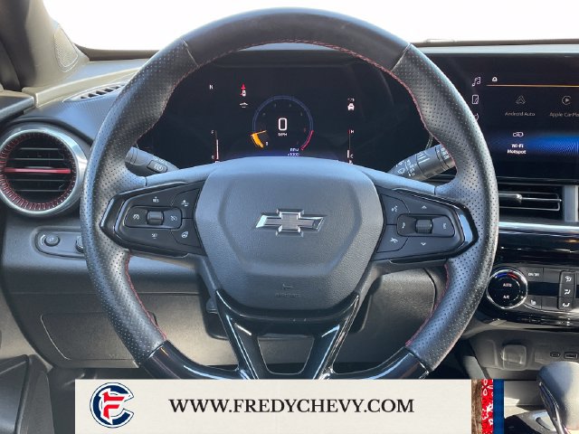 Used 2025 Chevrolet Trax RS w/ Driver Confidence Package FWD image 14