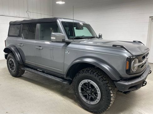 Used 2023 Ford Bronco Outer Banks AWD/4WD image 3