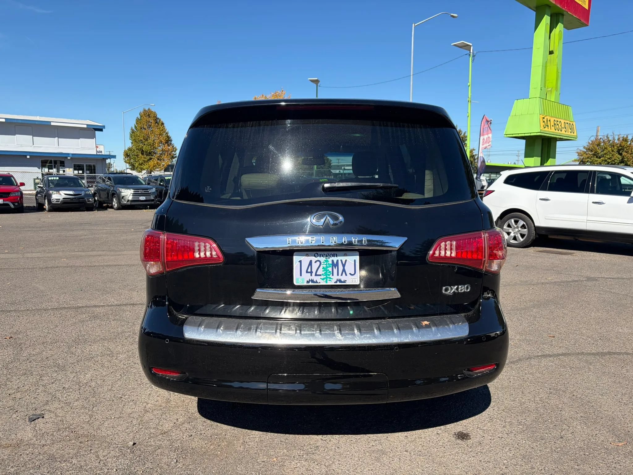Used 2015 INFINITI QX80 4WD w/ 22" Wheel Package image 6