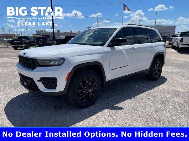 Used 2025 Jeep Grand Cherokee Altitude AWD/4WD image 1