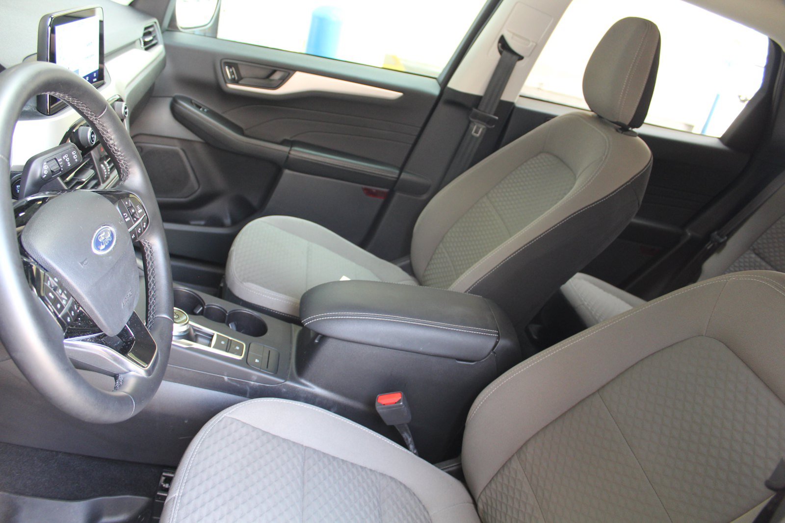 Used 2022 Ford Escape SE w/ SE Sport Appearance Package FWD image 24