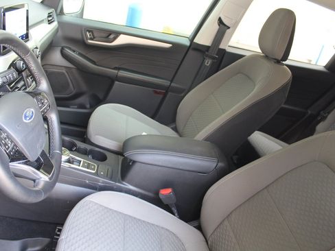 Used 2022 Ford Escape SE w/ SE Sport Appearance Package FWD image 24