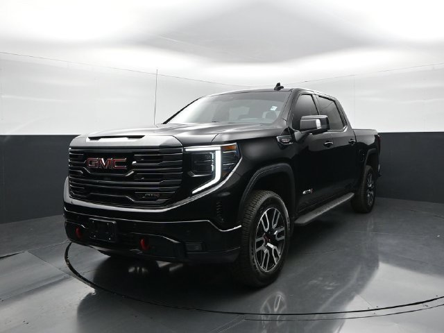 Used 2024 GMC Sierra 1500 AT4 w/ Technology Package AWD/4WD image 4