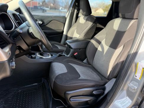 Used 2014 Jeep Cherokee Altitude w/ Cold Weather Group image 21