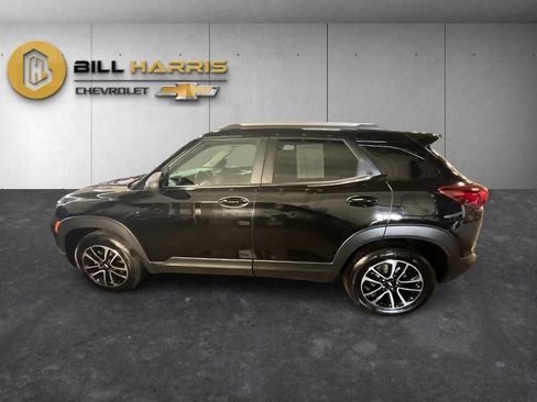 Used 2024 Chevrolet TrailBlazer LT w/ LT Cold Weather Package FWD image 13