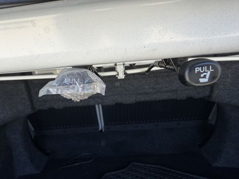 Used 2013 Toyota Camry LE FWD image 26
