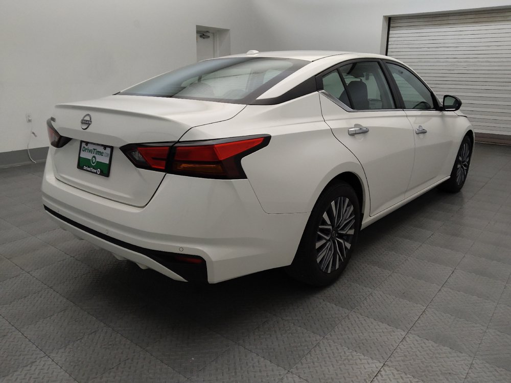 Used 2025 Nissan Altima 2.5 SV FWD image 9
