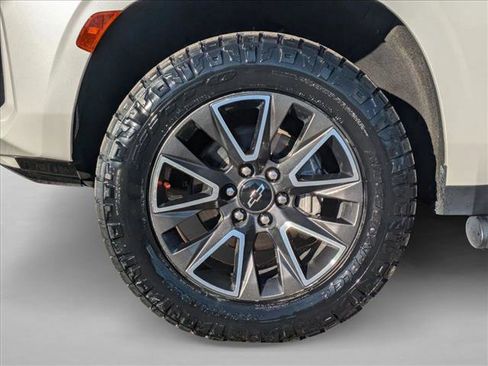Used 2022 Chevrolet Tahoe Z71 image 24