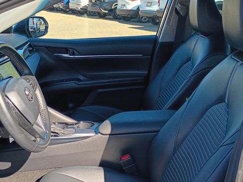 Used 2020 Toyota Camry SE image 8