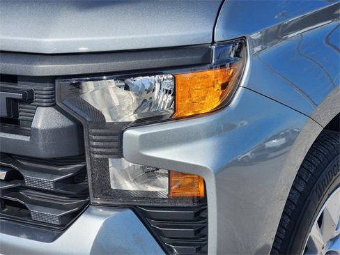Used 2025 Chevrolet Silverado 1500 Custom image 9