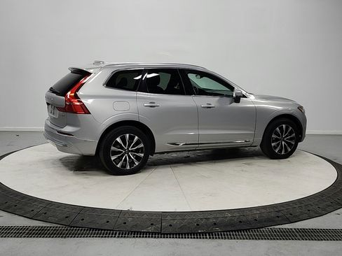 Used 2023 Volvo XC60 B5 Plus image 7