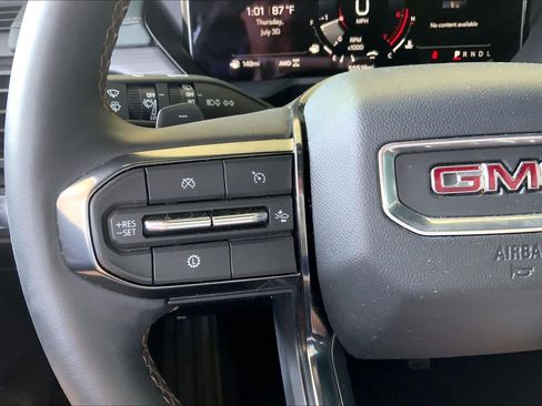Used 2025 GMC Acadia AT4 w/ Luxury Package AWD/4WD image 24