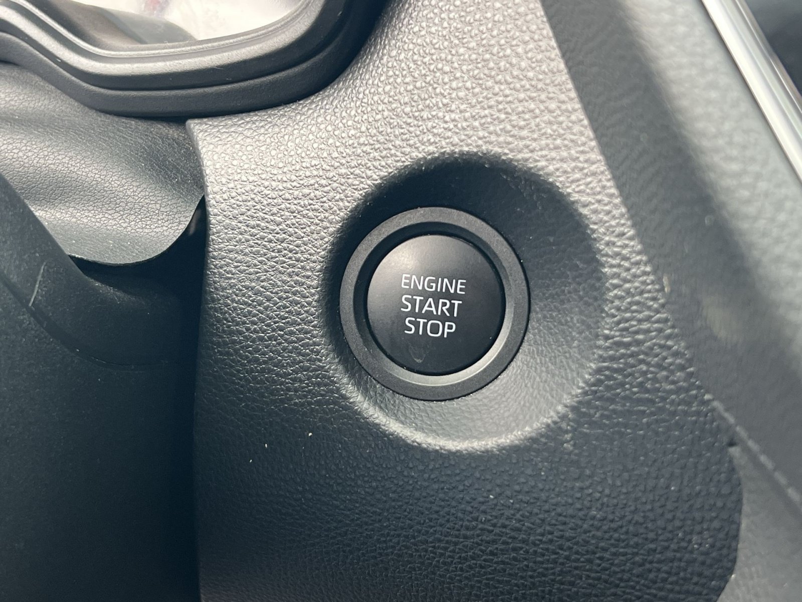 Used 2026 Toyota Corolla Cross LE FWD image 34