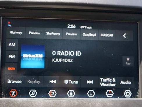 Used 2019 Jeep Cherokee Latitude w/ Popular Appearance Group AWD/4WD image 76