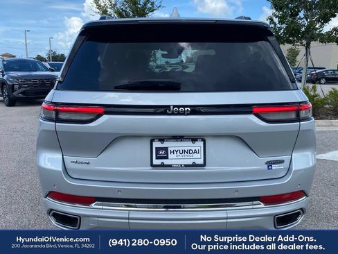Used 2022 Jeep Grand Cherokee Overland AWD/4WD image 33