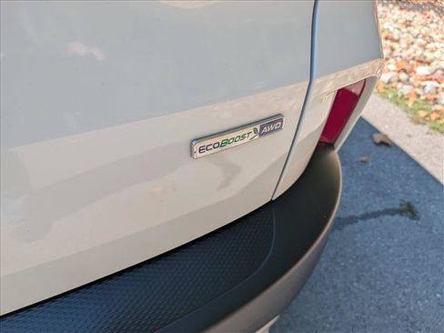 Used 2020 Ford Escape Titanium AWD/4WD image 21