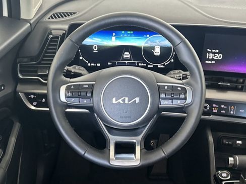 Used 2025 Kia Sportage SX image 18