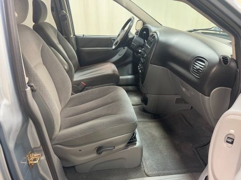 Used 2006 Dodge Grand Caravan SXT image 31