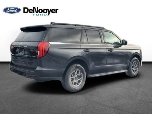 New 2025 Ford Expedition Active image 4