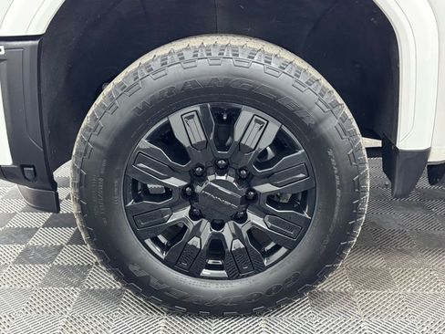 Used 2024 GMC Sierra 2500 Denali Ultimate AWD/4WD image 17