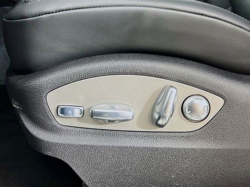 New 2026 Porsche Macan image 22