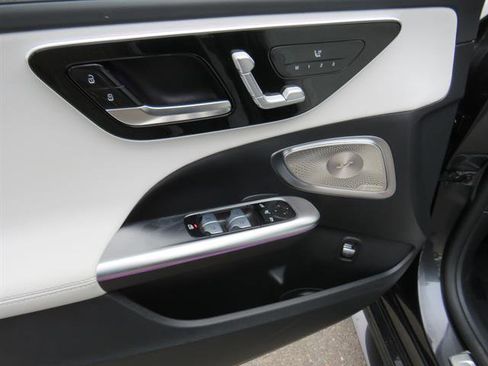 Used 2025 Mercedes-Benz C 300 C 300 4MATIC image 9