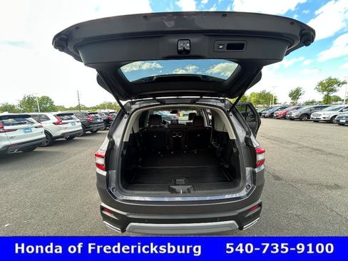 Used 2025 Honda Pilot Elite image 12