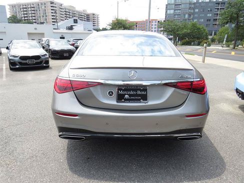 Used 2024 Mercedes-Benz S 580 4MATIC Sedan image 3