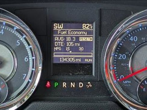 Used 2013 Chrysler Town & Country Limited w/ Luxury Group FWD image 11