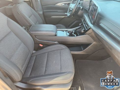 Used 2024 Chevrolet Traverse LT image 19