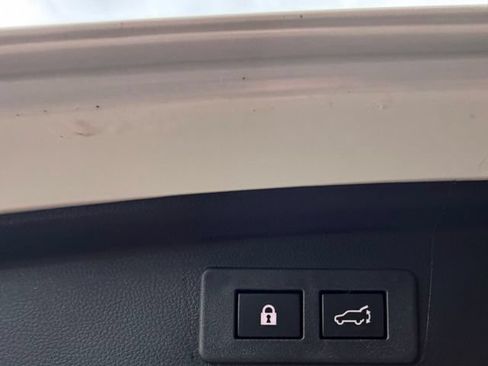 Used 2023 Subaru Outback Touring AWD/4WD image 41
