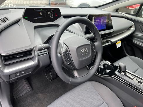 New 2027 Toyota Prius LE FWD image 9