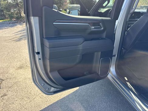 Used 2025 GMC Sierra 1500 SLT AWD/4WD image 25