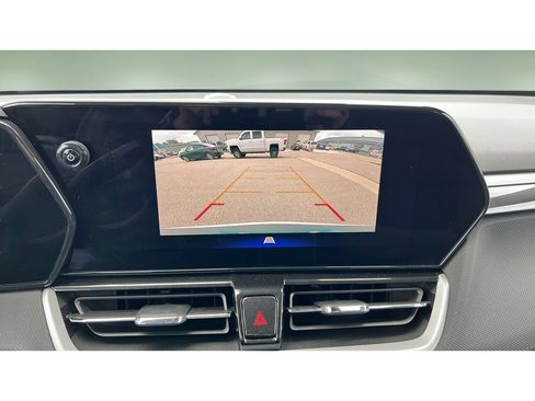Certified 2024 Chevrolet TrailBlazer LT w/ LT Cold Weather Package AWD/4WD image 19