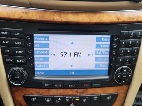 Used 2008 Mercedes-Benz E 350 Sedan image 22