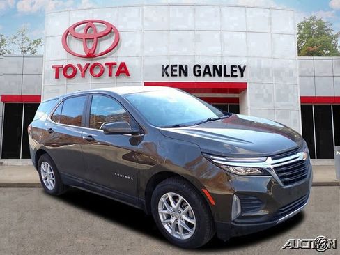 Used 2023 Chevrolet Equinox LT image 1