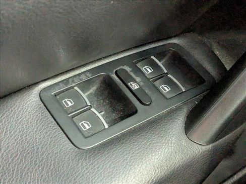 Used 2014 Volkswagen Passat 1.8T Wolfsburg Edition image 12