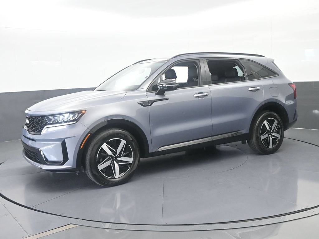 Used 2023 Kia Sorento S w/ Panoramic Sunroof Package FWD image 2