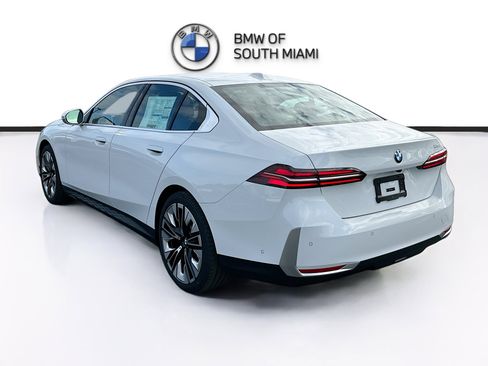 New 2026 BMW 530i RWD image 4