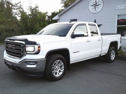 Used 2019 GMC Sierra 1500 SLE w/ SLE Value Package AWD/4WD image 2