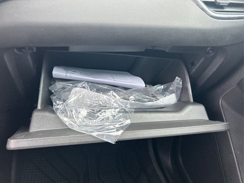 Used 2023 Chevrolet Equinox LT image 31