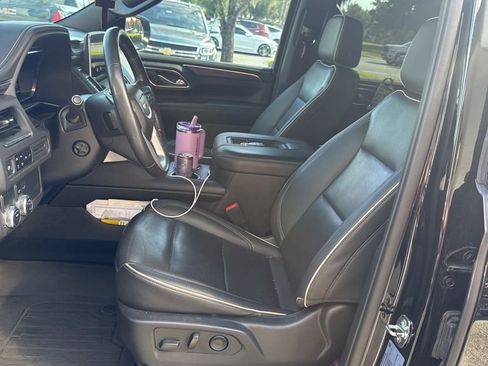 Used 2022 GMC Yukon SLT w/ SLT Luxury Package image 12