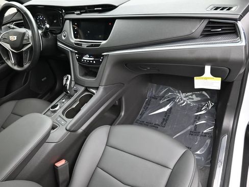 Certified 2024 Cadillac XT5 Sportv w/ Technology Package AWD/4WD image 32