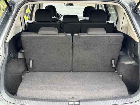Used 2020 Volkswagen Tiguan S image 20
