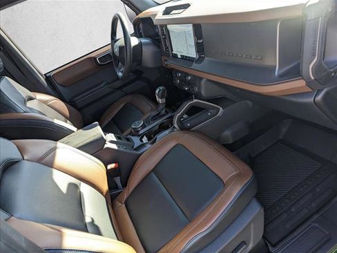 Used 2024 Ford Bronco Outer Banks image 21